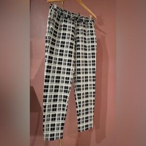 Akris Black and White Plaid Women's Cropped Pants